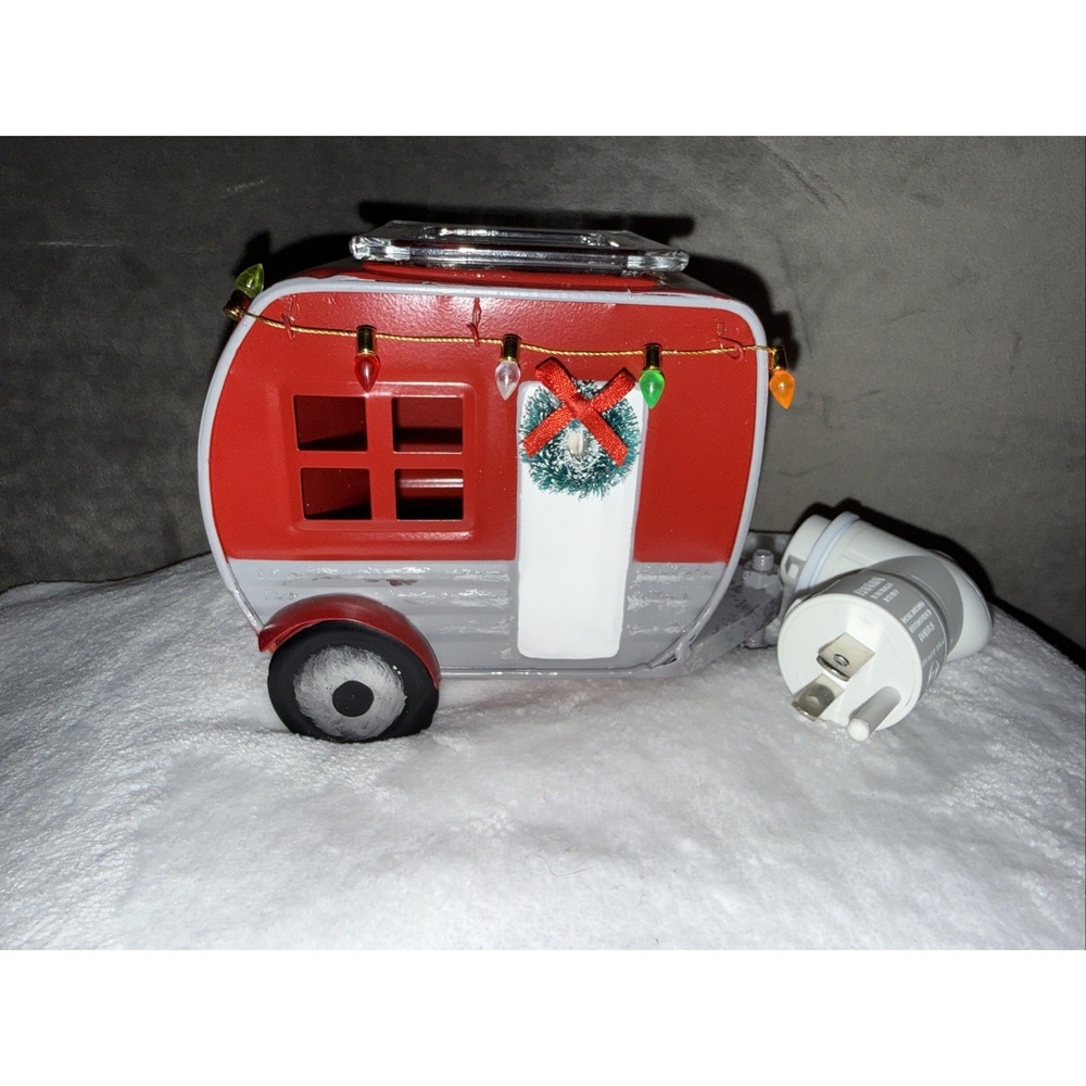 Scentsy 2019 Christmas Camper Decorated for‎ the Holidays Full-Size Warmer